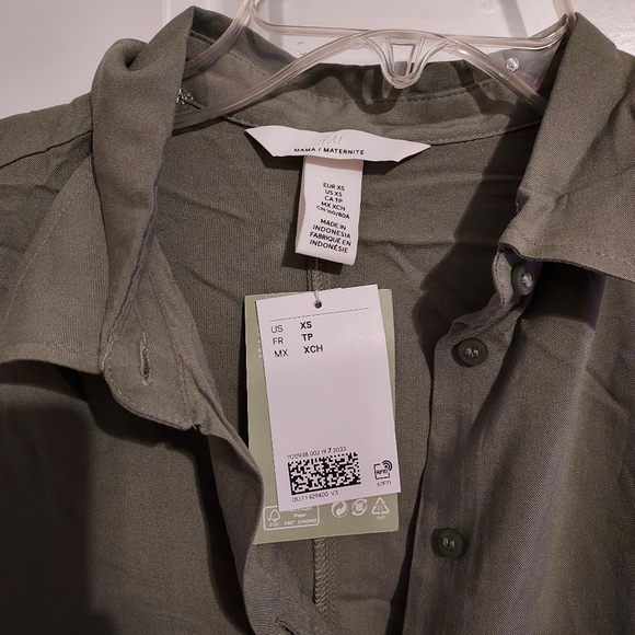 NWT H&M Maternity Button Down - Picture 2 of 2